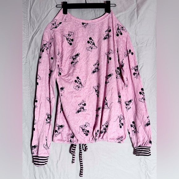 Women’s Costco Disney pajama set XS (runs big) - Picture 3 of 3